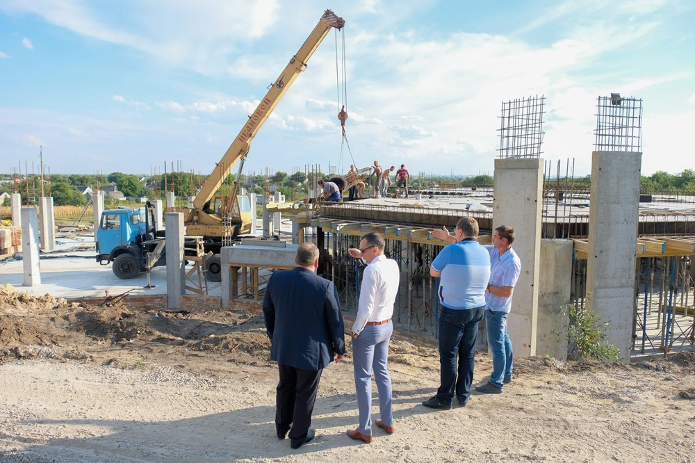 Що може зробити голова ОДА за 4 роки: досвід Валентина Резніченка